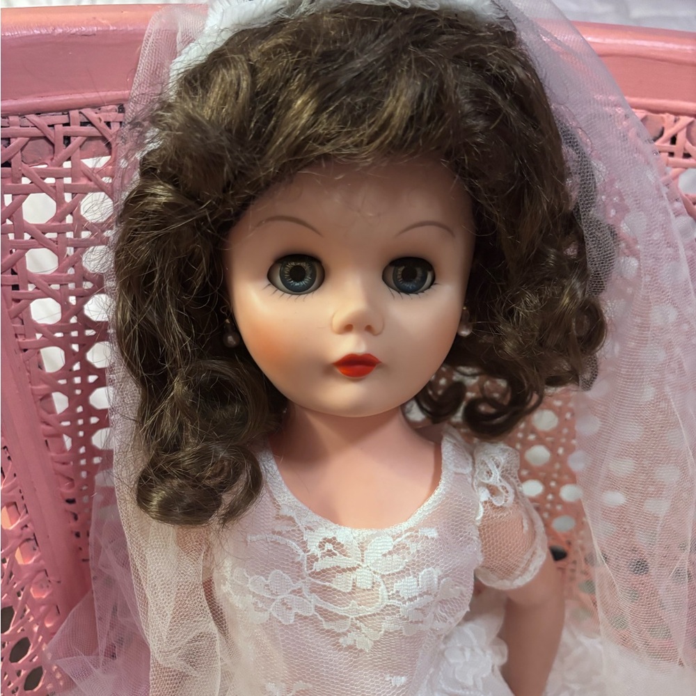 UNEEDA Wedding dress doll vintage and  beautiful!